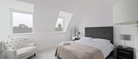 4 Schlafzimmer, Bügeleisen/Bügelbrett, kostenloses WLAN, Bettwäsche