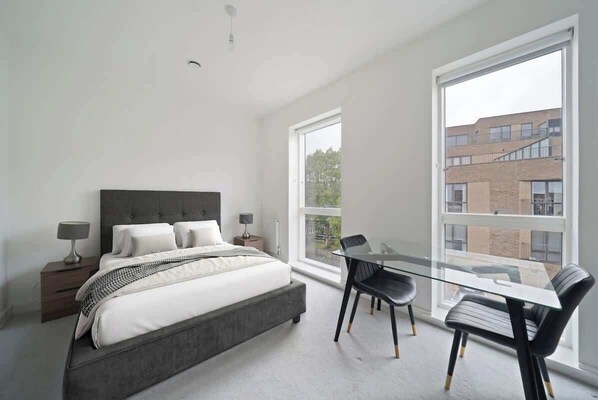 4 habitaciones, tabla de planchar con plancha y wifi gratis 