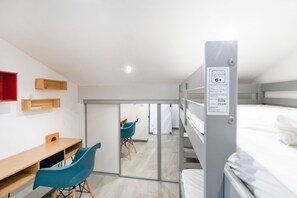 Strygejern/strygebræt, Wi-Fi, sengetøj