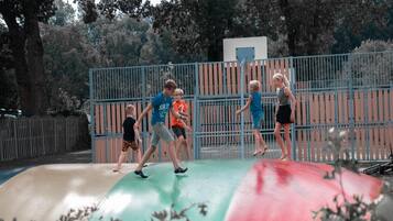 單棟房屋 | 兒童遊樂區