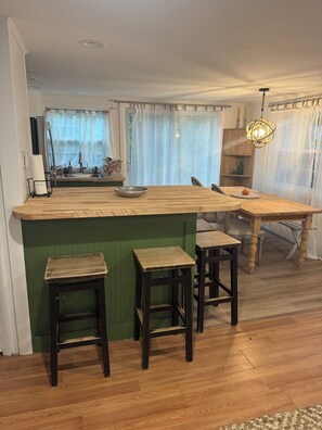 Dining - NOT Available-Comfy Beach Cottage (York)