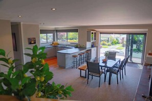 Interior - Crystal Waters by Ohana – Tranquil Lake Stay with Scenic Views (Lake Tekapo)