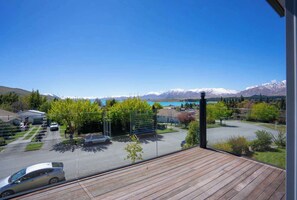 Property grounds - Crystal Waters by Ohana – Tranquil Lake Stay with Scenic Views (Lake Tekapo)
