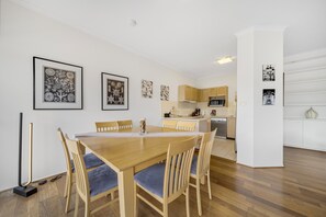 Apartment | Dining - Bright 2-bed With Private Balcony (Canberra)