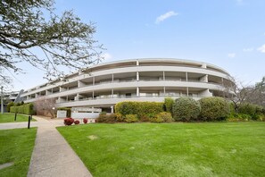 Apartment | Exterior - Bright 2-bed With Private Balcony (Canberra)