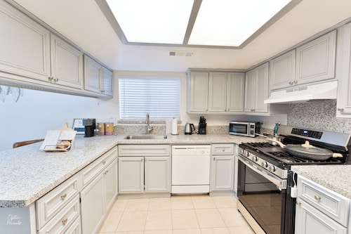 Entire SW 3bedroom 2.5bath house with Kingsize bed Bakersfield family-friendly