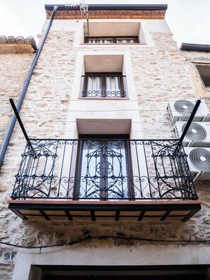 Exterior detail - Cal Vientos (Paüls)