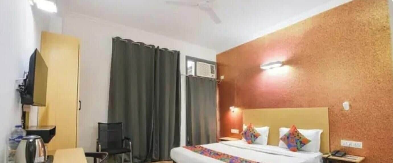 Schreibtisch, laptopgeeigneter Arbeitsplatz, kostenloses WLAN