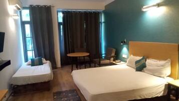 Escrivaninha, espaço de trabalho para notebook, Wi-Fi de cortesia