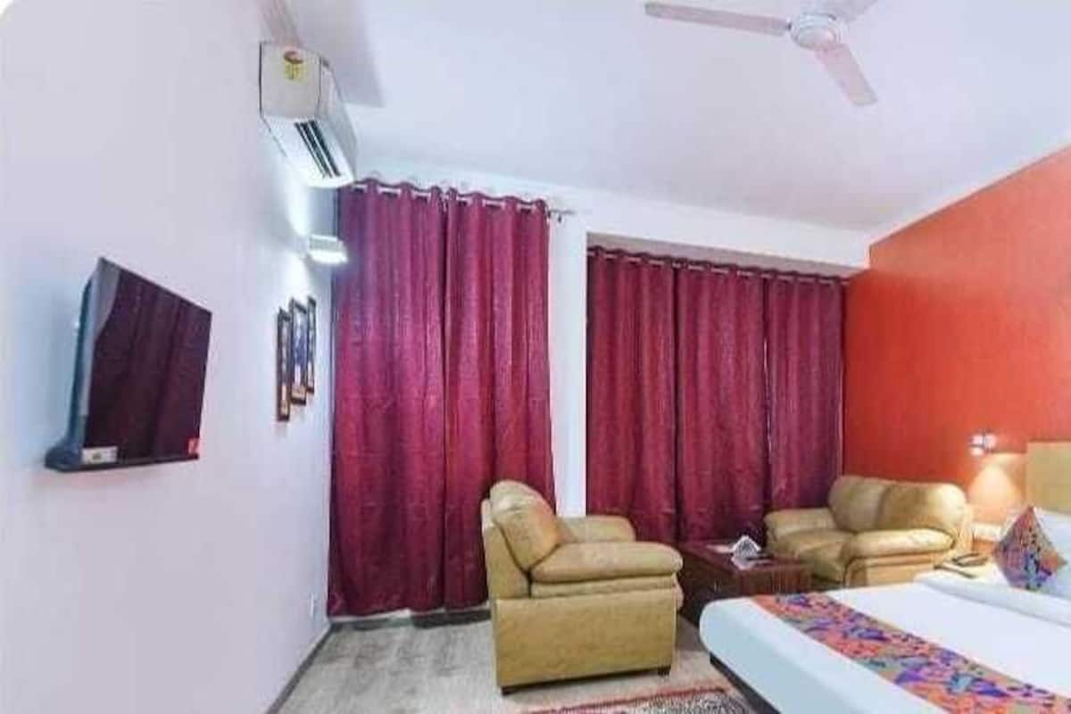 Luxury Studio Suite | Meja, ruang kerja komputer riba, Wi-fi percuma