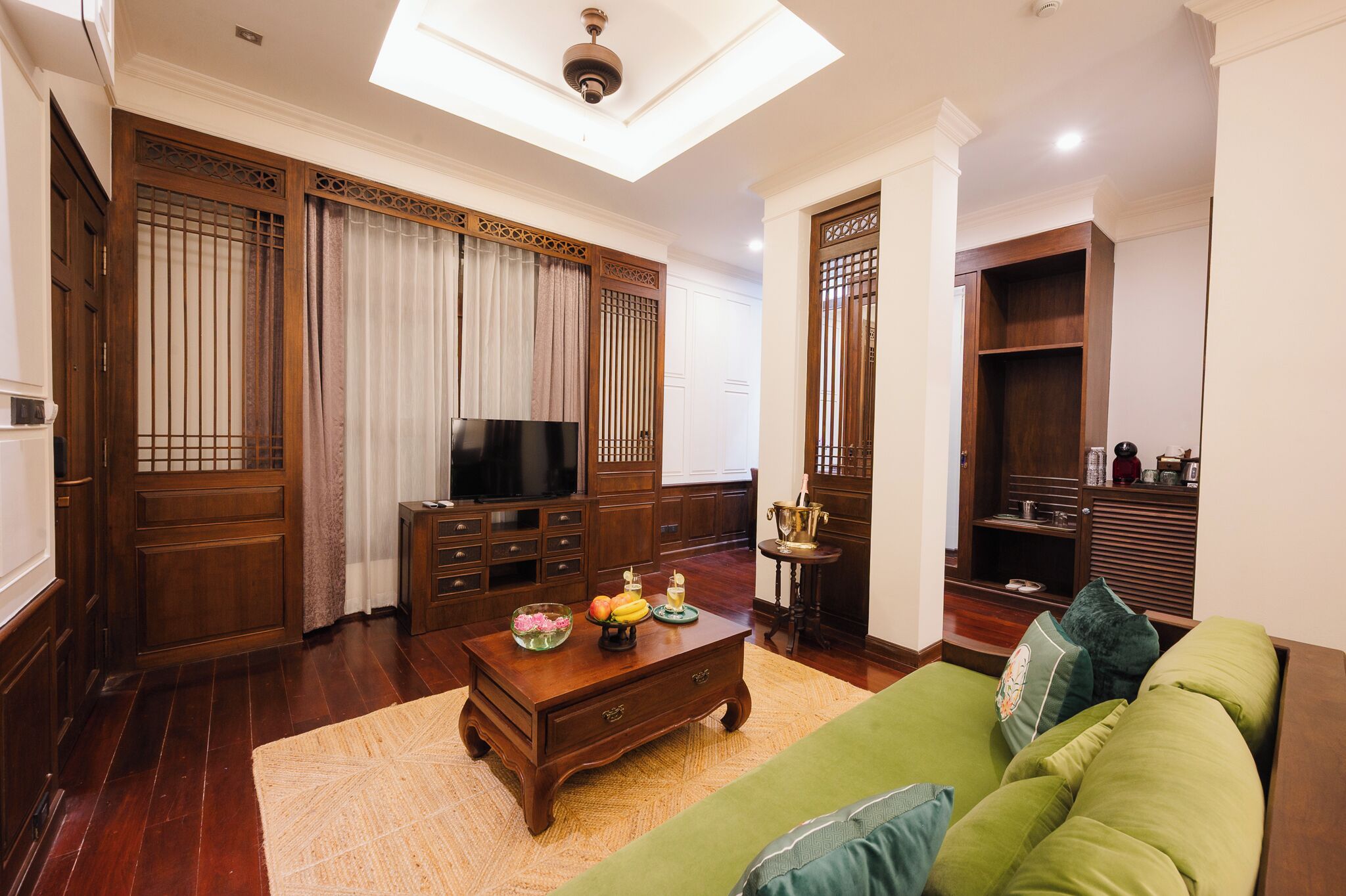 Deluxe Double Room, Pool View | Free WiFi, bed sheets