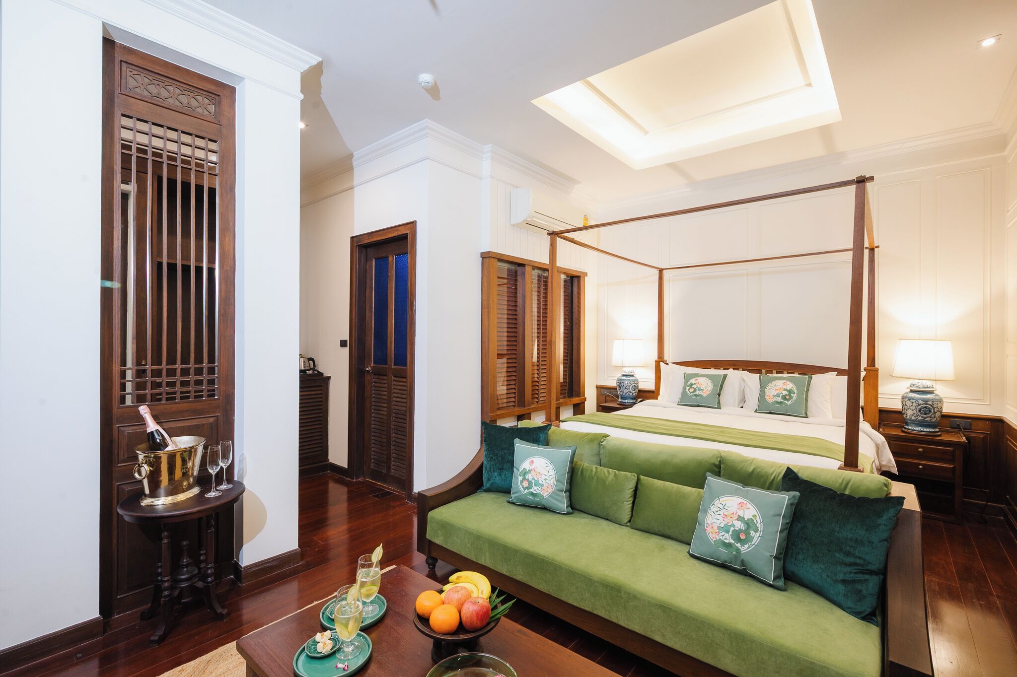 免费 WiFi、床单