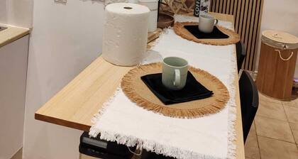 Romantic apartment with hot tub in a quiet location near the beach!