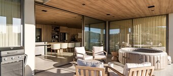 Country House 'Quinta dos Anjos - Gerês' with Lake View, Wi-Fi and Air Conditioning