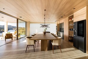 Dining - Country House 'Quinta dos Anjos - Gerês' with Lake View, Wi-Fi and Air Conditioning (Guilhofrei)