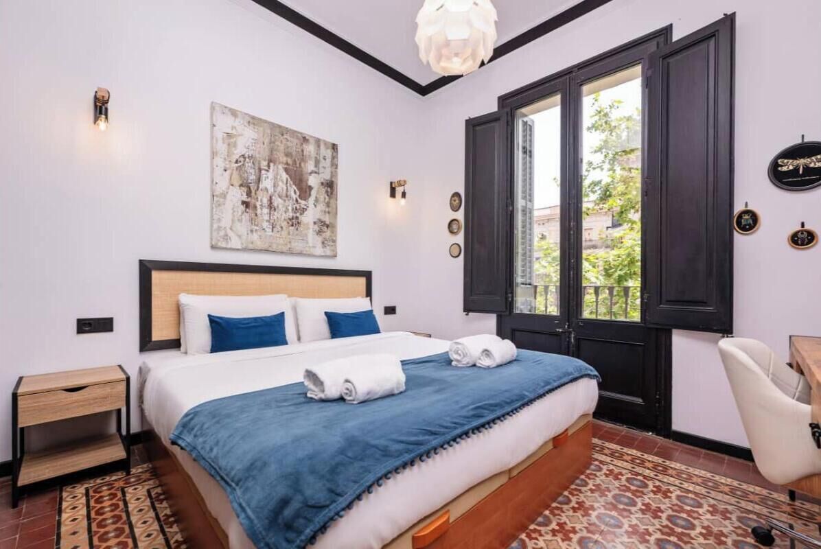 6 habitaciones, escritorio, tabla de planchar con plancha y wifi gratis 