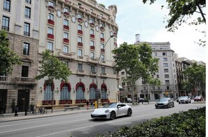 Exterior - Elegant Central Barcelona Apartment with Modern Spanish Design (Barcelona)