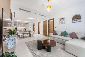Apartemen | 4 kamar tidur dan internet
