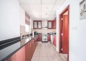 House - Stayshort - Chic Apartment in JBR Sleeps 3 With Canal View (Dubai)