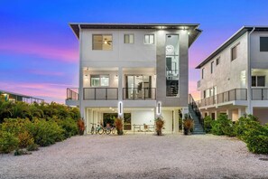 Villa | 4 bedrooms, Internet - Isla Luna Waterfront Oasis Pool Dock Kayaks (Marathon)