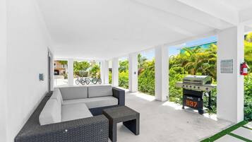 Villa | 4 bedrooms, Internet