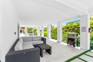 4 عدّة غرف نوم وخدمة الإنترنت