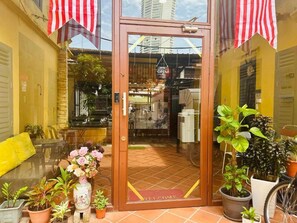 تفاصيل الفندق من الخارج