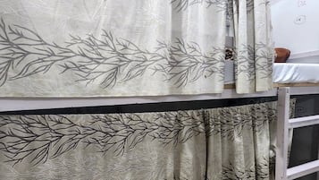 ๋๋ญ์ค ๊ณต์ฉ ๋๋ฏธํ ๋ฆฌ | ๋ฌด๋ฃ WiFi, ์นจ๋ ์ํธ