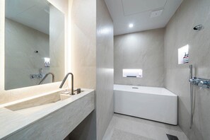 Free toiletries, hair dryer, slippers, bidet - Pyeongtaek Hotel The Gray Songtan (Pyeongtaek)