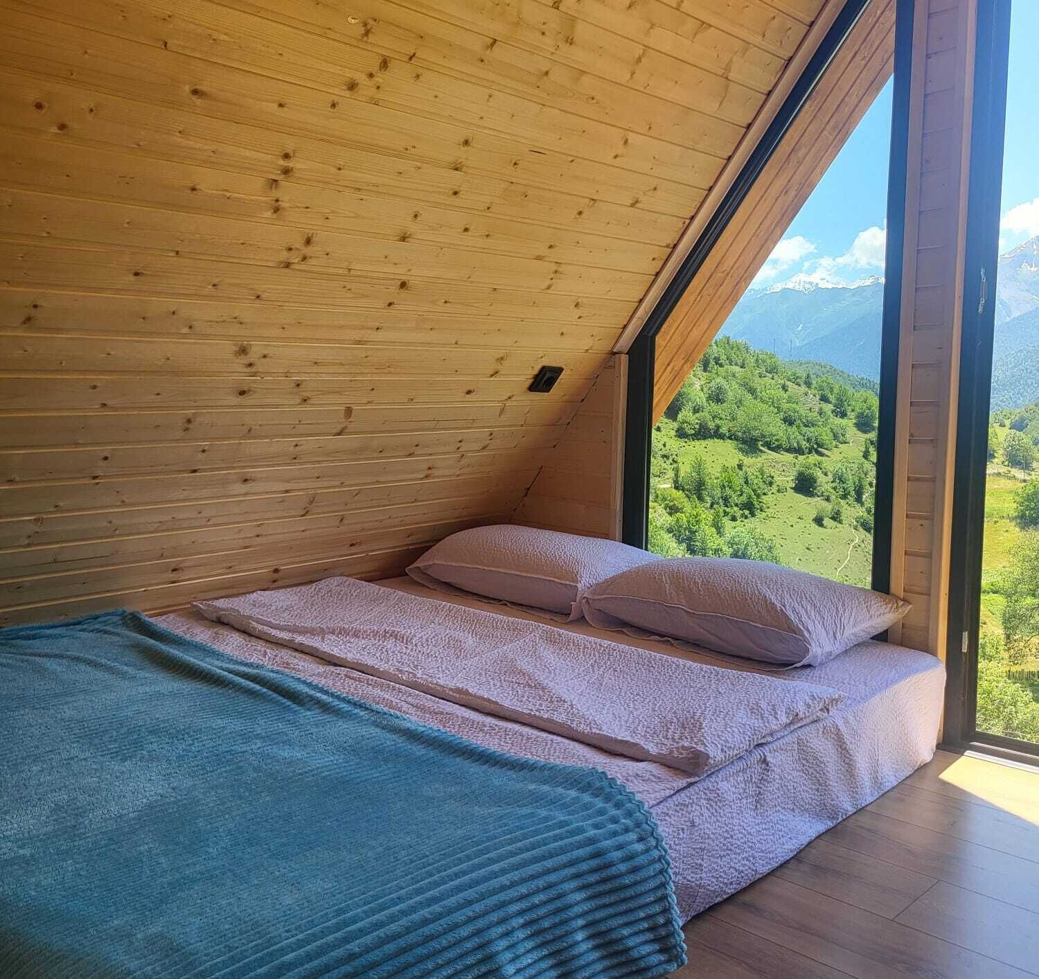 2 多间卧室、熨斗/熨衣板、上网接入、床单