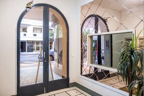 Interior - Studio Apartment 'French Vintage' with Balcony and Wi-Fi (Nice)