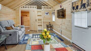 House (1 Bedroom) | Interior