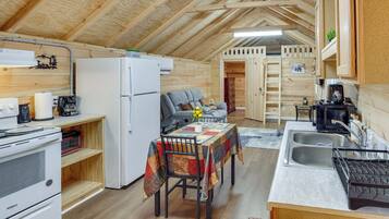 House (1 Bedroom) | Interior