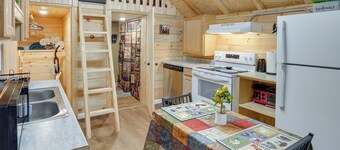 Waterfall Hikes & Fairways: Quiet Crossville Cabin