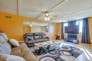 Front of property - 7 Mi to Saguaro Nat'l Park: Tucson Home w/ Yard (Tucson)