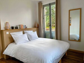 2 bedrooms, free WiFi, bed sheets - Ginkgo (Autun)