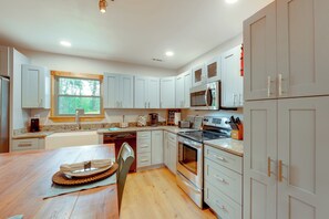 Interior - Families Welcome! Creekside Escape in Summerville (Summerville)