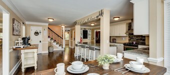 6 Mi to Dtwn Anderson: Grand Family Home w/ Yard!