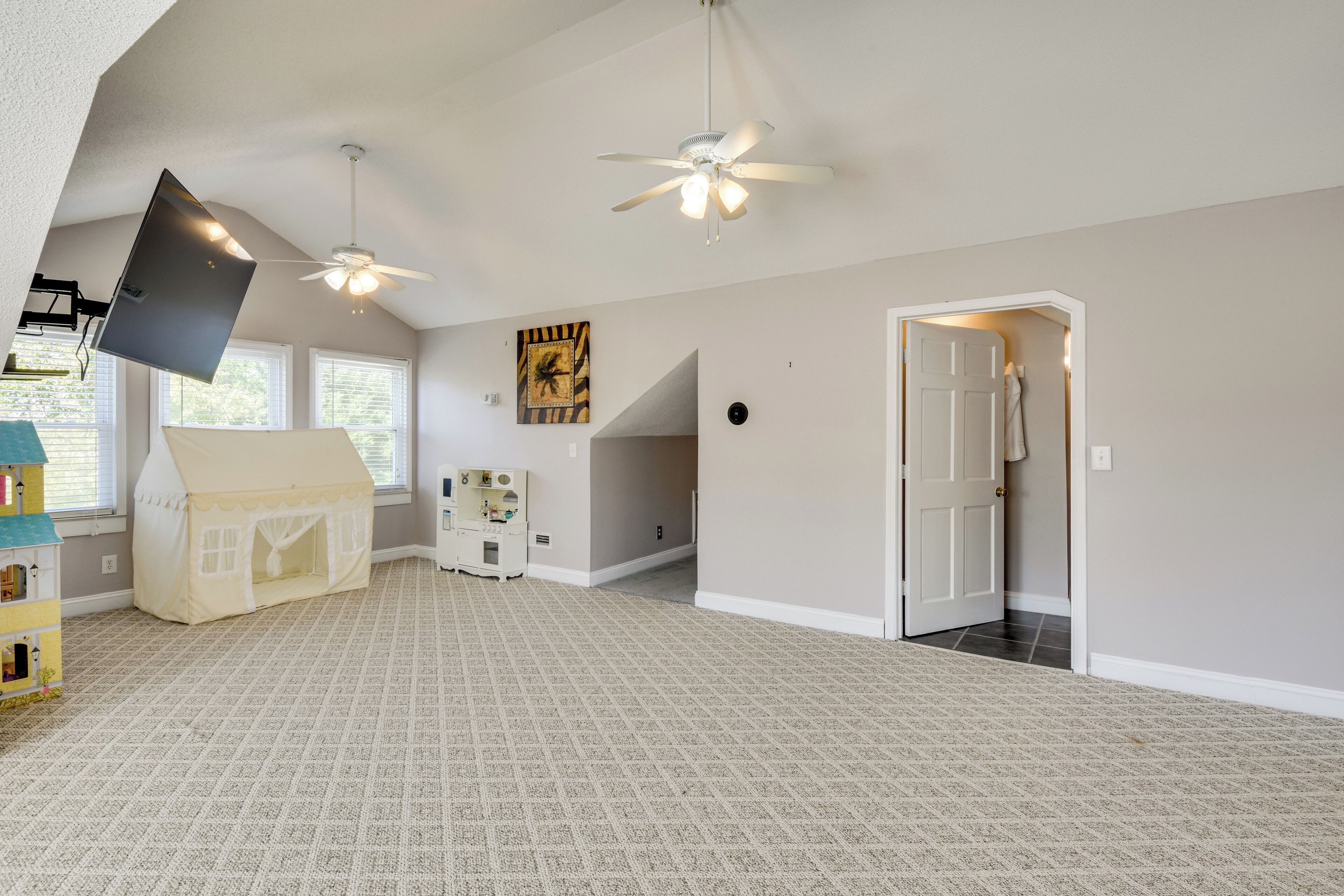 House (5 Bedrooms) | Interior