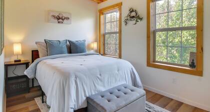 Hike & Unwind, Peaceful Wooded Retreat in Newport