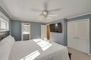 House (4 Bedrooms) | Interior - Pet Friendly: Private Pool & Home Theater (Buchanan)