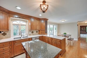 House (4 Bedrooms) | Interior - Pet Friendly: Private Pool & Home Theater (Buchanan)