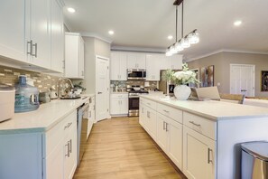 Interior - 7 Mi to Boyce Park: Family Townhome in Verona! (Verona)