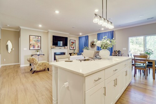 7 Mi to Boyce Park: Family Townhome in Verona!