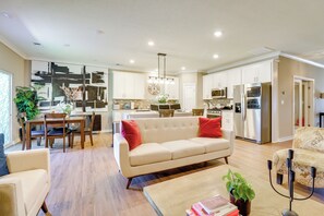 Interior - 7 Mi to Boyce Park: Family Townhome in Verona! (Verona)