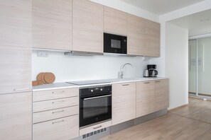 Classic-Apartment, Stadtblick | Eigene Küche