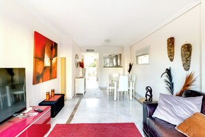 Living area - Beautiful apartment, 10 minutes walk from the beach (Urbanización Estrella de la Bahía)