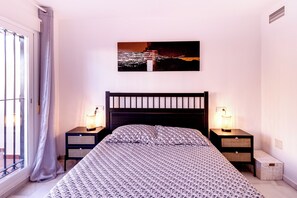 Iron/ironing board, WiFi, bed sheets - Beautiful apartment, 10 minutes walk from the beach (Urbanización Estrella de la Bahía)
