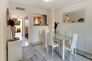 Dining - Beautiful apartment, 10 minutes walk from the beach (Urbanización Estrella de la Bahía)