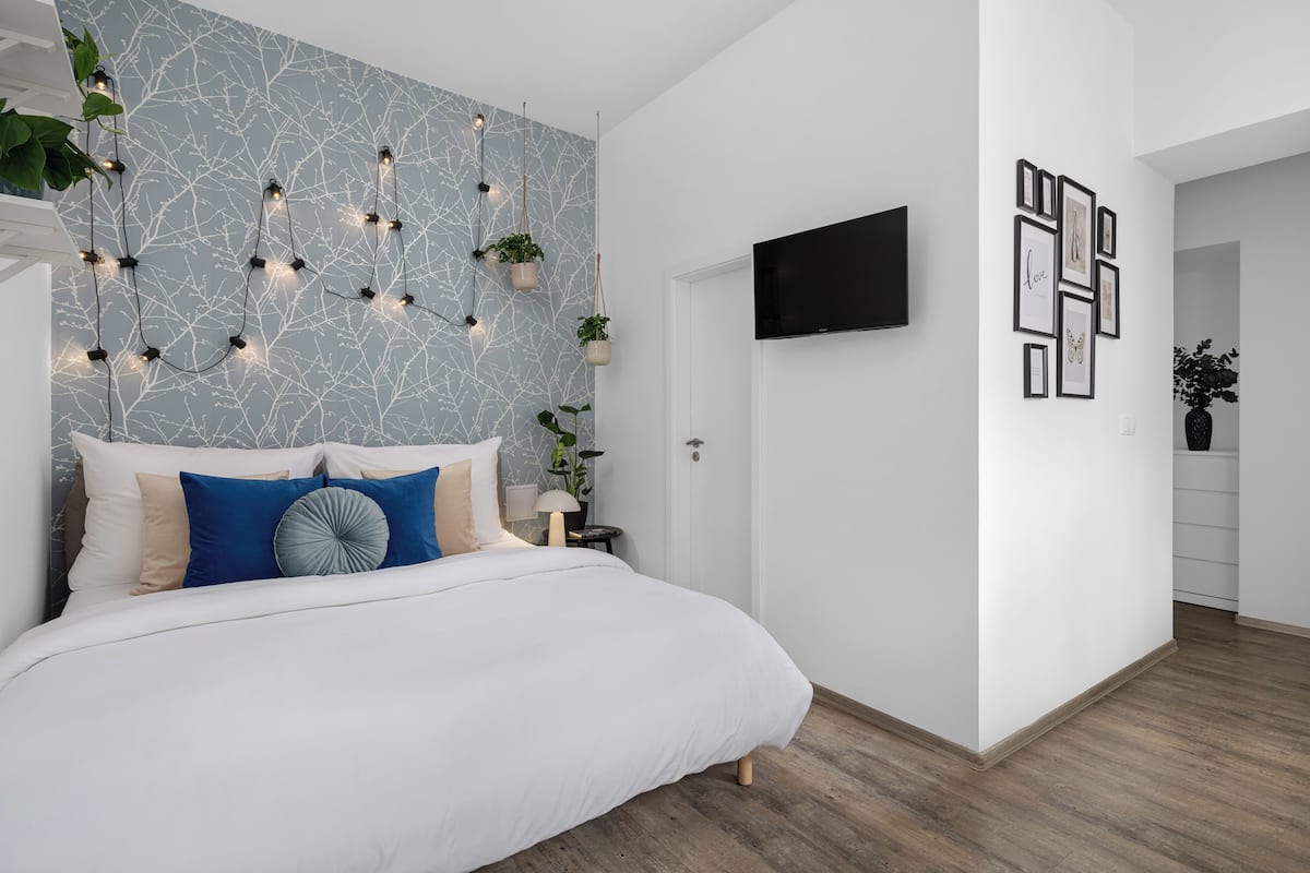 Junior Apartment | Blackout curtains, free WiFi